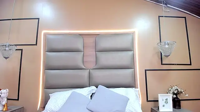 MIAROGGERSS online show from 3, 6, 2026