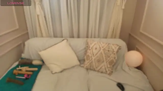 Sarah rossi  online show from 17, 1, 2026