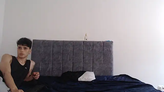 hottie couplee online show from 17, 3, 2026