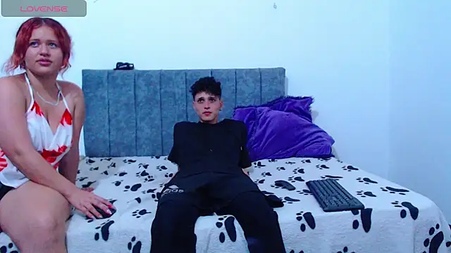 hottie couplee online show from 7, 2, 2026