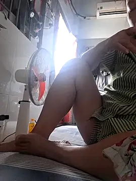 Snapshot of felicity_chloe chatting on 1, 4, 2026 felicity chloe online show from 1, 4, 2026