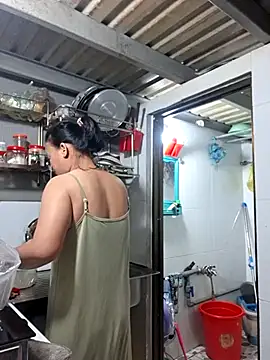 Snapshot of felicity_chloe chatting on 6, 4, 2026 felicity chloe online show from 6, 4, 2026