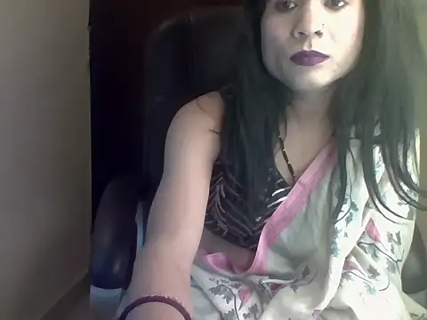 Lovely Ladyboy star online show from 17, 2, 2026