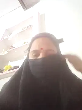 Your-shreya143 online show from 5, 12, 2025