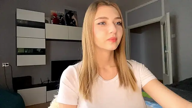 Snapshot of AveryBerkson chatting on 9, 2, 2026 AveryBerkson online show from 9, 2, 2026