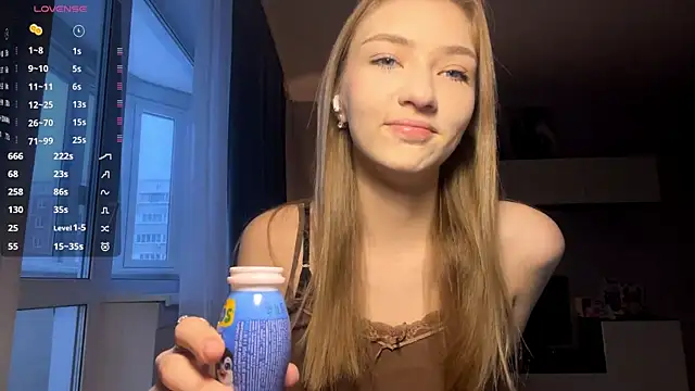 AveryBerkson online show from 19, 12, 2025