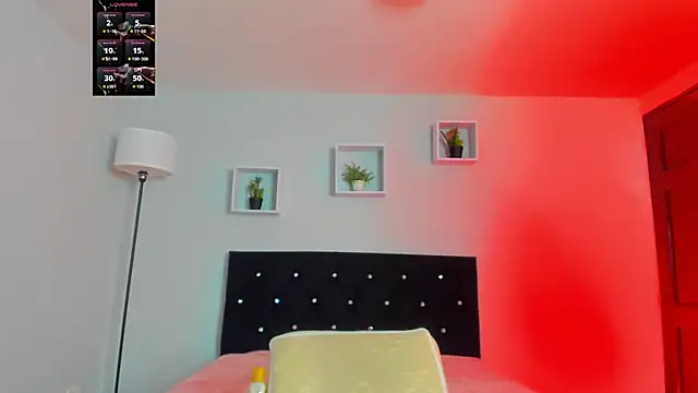 Snapshot of Victoria_Rose_ chatting on 25, 4, 2026 Victoria Rose online show from 25, 4, 2026