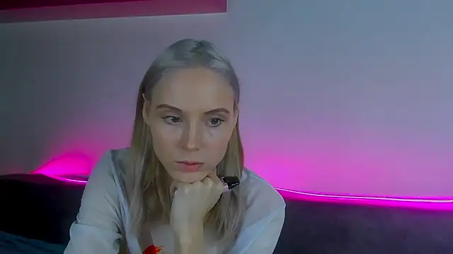 Gina Gina love online show from 5, 12, 2025