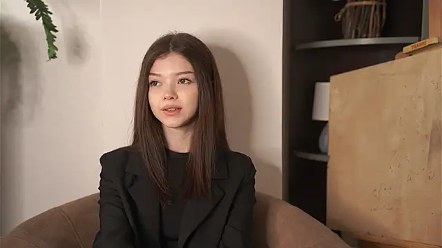 SadyeAnnarino online show from 2, 12, 2025