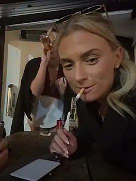 Blonde BambiXX online show from 17, 1, 2026