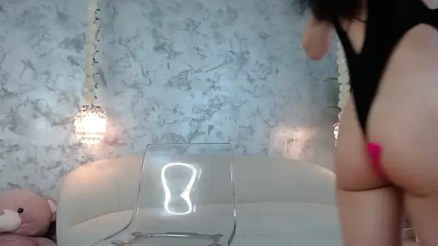 SilviaVanda online show from 18, 4, 2026