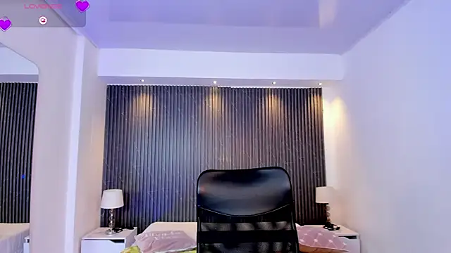 TiffanyHoustton online show from 28, 5, 2026