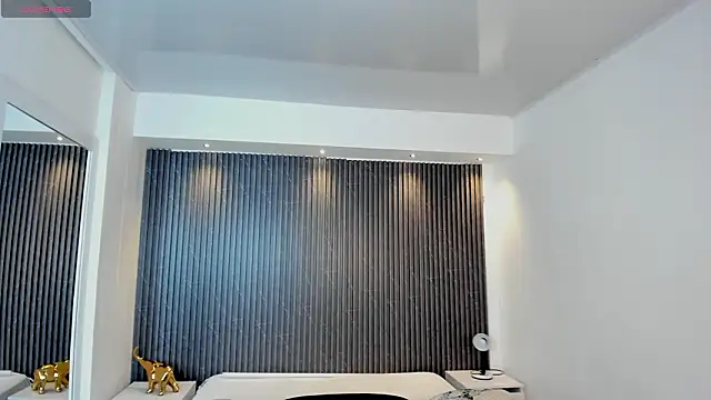 TiffanyHoustton online show from 11, 2, 2026