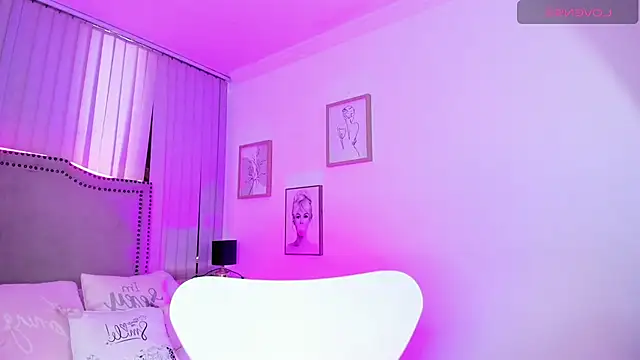 Snapshot of lya__brown chatting on 13, 7, 2026 lya brown online show from 13, 7, 2026
