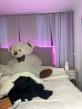 lya  brown online show from 19, 3, 2026