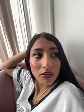 lya  brown online show from 13, 4, 2026