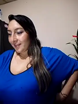 Valeria montana  online show from 13, 12, 2025