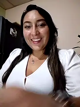 Valeria montana  online show from 5, 4, 2026