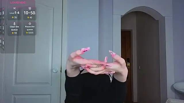 Sofie Burn online show from 3, 2, 2026