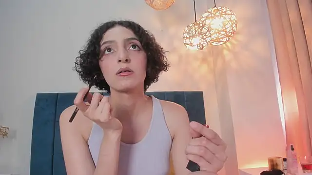 LyraVendrell online show from 2, 4, 2026