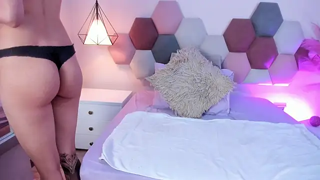 LyraVendrell online show from 5, 2, 2026