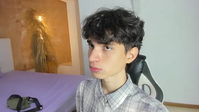 CONNOR STONNE  online show from 26, 2, 2026