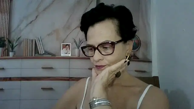 Snapshot of Luna-Hot0802 chatting on 10, 4, 2026 Luna-Hot0802 online show from 10, 4, 2026