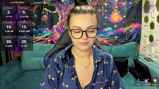 MonicaMoonly online show from 16, 12, 2025