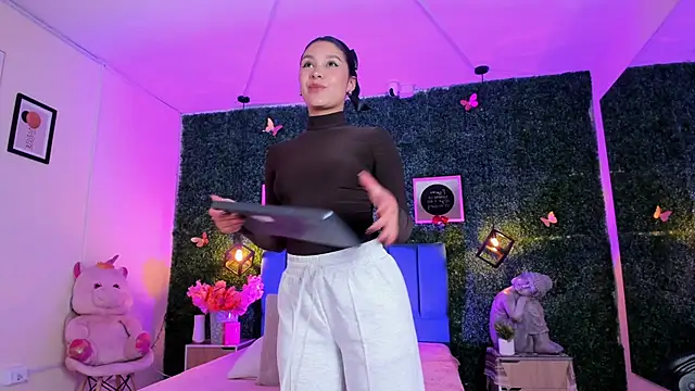 GabyyCute  online show from 14, 1, 2026