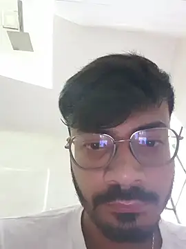 farooq2001 online show from 3, 12, 2025