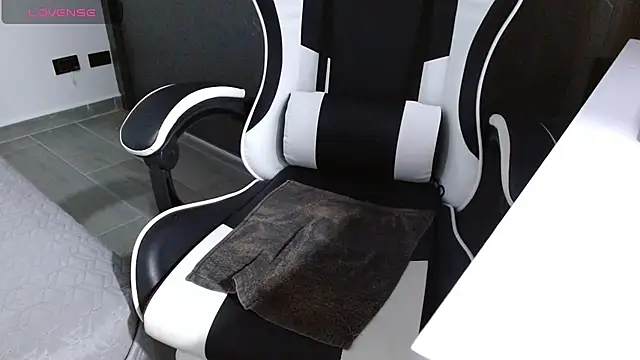 candy rosemaryy online show from 19, 12, 2025