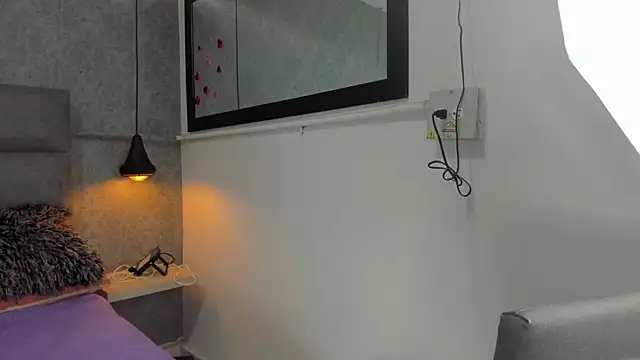 emilyy r online show from 15, 4, 2026