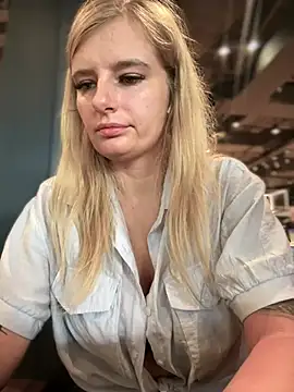 Snapshot of Betsy chatting on 20, 1, 2025 Betsy online show from 20, 1, 2025