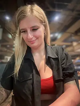 Snapshot of Betsy chatting on 19, 1, 2025 Betsy online show from 19, 1, 2025