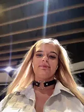 Snapshot of Betsy chatting on 9, 2, 2025 Betsy online show from 9, 2, 2025