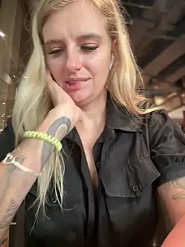 Snapshot of Betsy chatting on 16, 1, 2025 Betsy online show from 16, 1, 2025