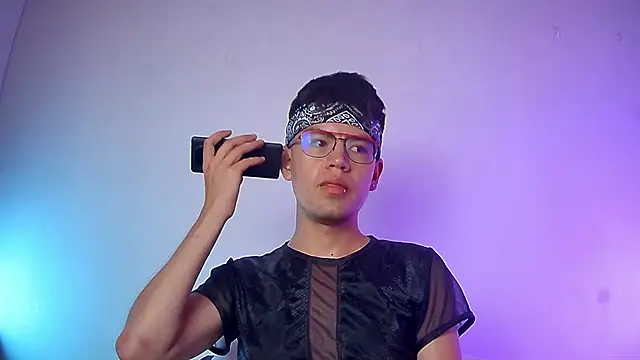 nicolatinboy online show from 28, 2, 2026