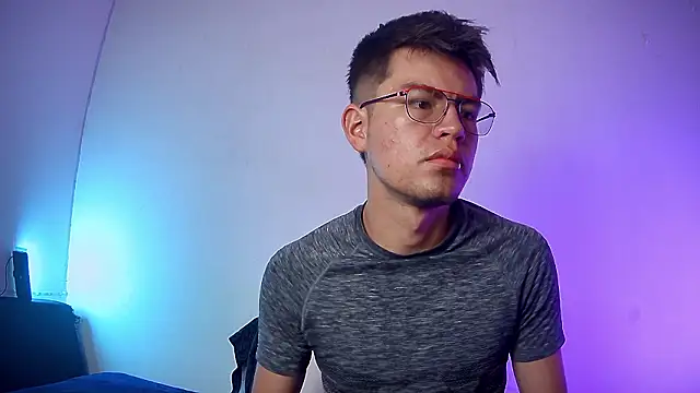 nicolatinboy online show from 4, 3, 2026