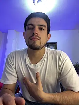 Snapshot of williamsmiiths16 chatting on 8, 2, 2026 williamsmiiths16 online show from 8, 2, 2026