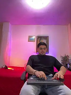 williamsmiiths16 online show from 5, 3, 2026