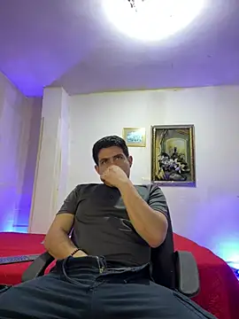 Snapshot of williamsmiiths16 chatting on 4, 2, 2026 williamsmiiths16 online show from 4, 2, 2026