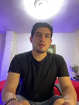 Snapshot of williamsmiiths16 chatting on 7, 2, 2026 williamsmiiths16 online show from 7, 2, 2026