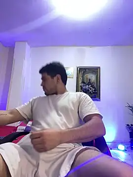 Snapshot of williamsmiiths16 chatting on 18, 1, 2026 williamsmiiths16 online show from 18, 1, 2026