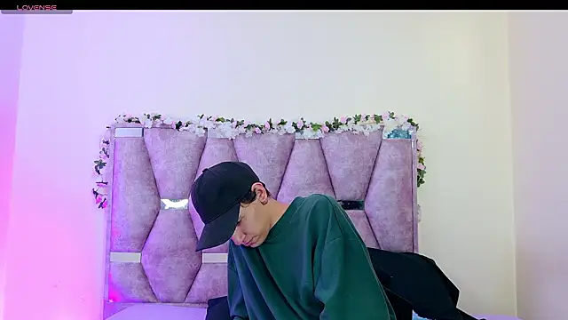 iris and damian online show from 10, 3, 2026