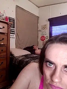 snowbird1117 online show from 12, 3, 2026