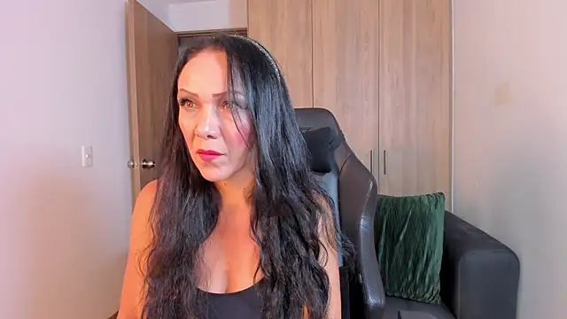 Cleoember  online show from 12, 4, 2026