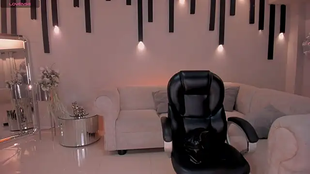 ChloeManson online show from 6, 2, 2025