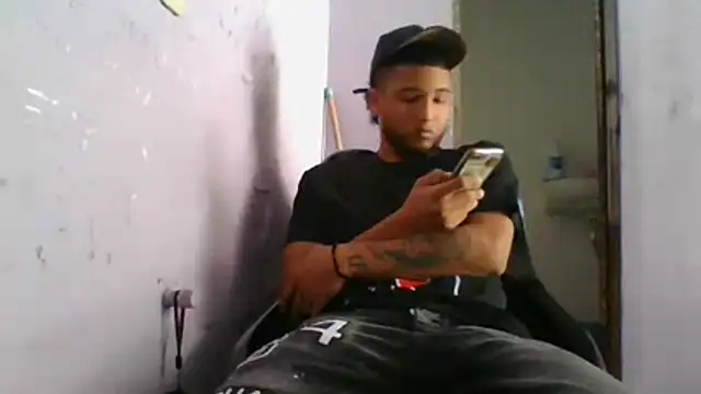 modeloxtz online show from 3, 4, 2026