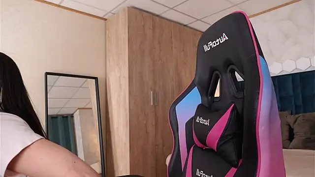 Snapshot of LucyFever chatting on 15, 1, 2026 LucyFever online show from 15, 1, 2026