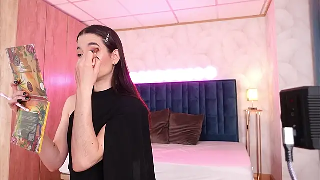 Snapshot of LucyFever chatting on 23, 12, 2025 LucyFever online show from 23, 12, 2025